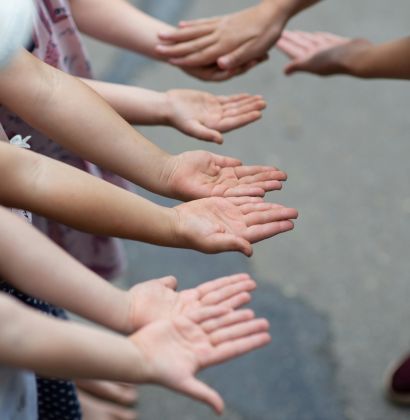 Geöffnete Kinderhände